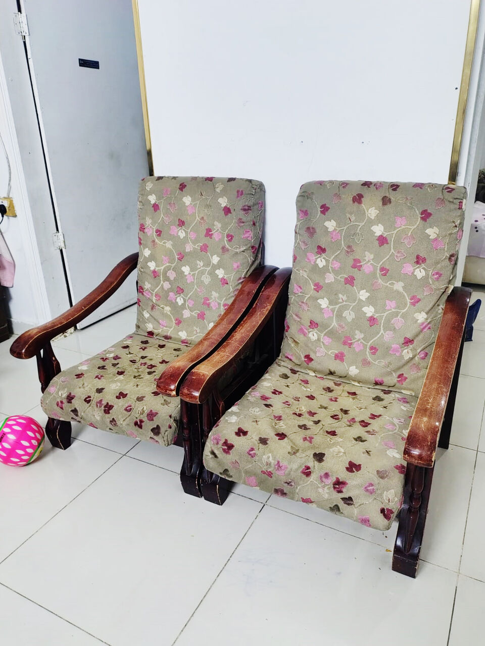Riyadh, Appliances, SAR 110,  Wooden Chair 2 Pcs