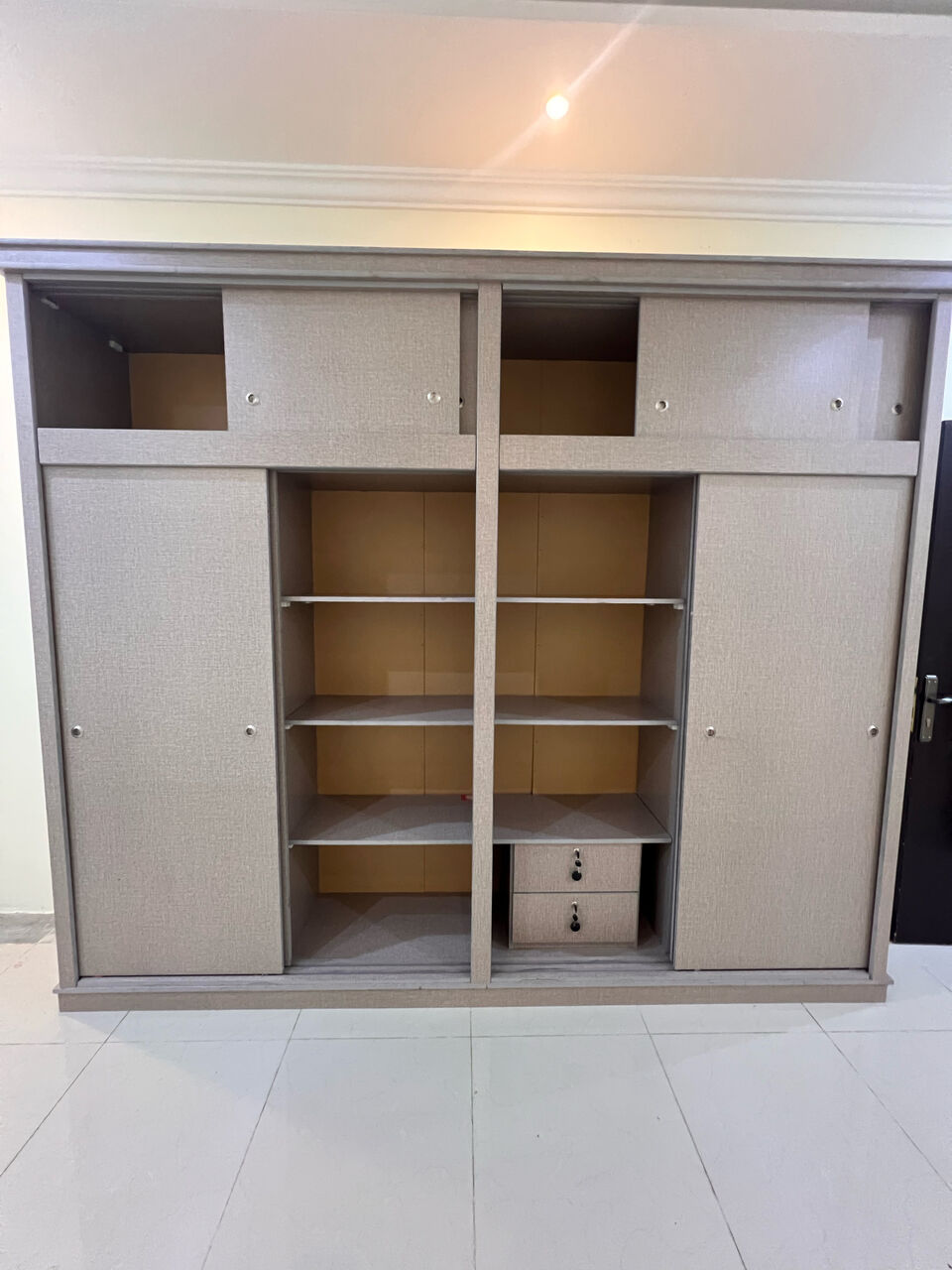 Al Rabwah, Furniture, SAR 850,  Big Wardrobe For Urgent Sale ‼️ 850 Final Offer