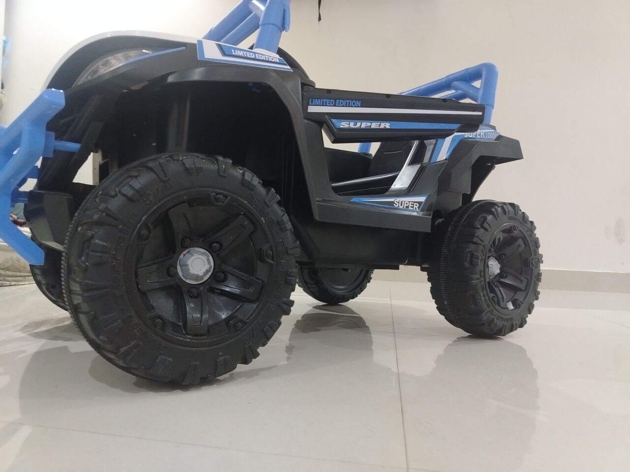 Riyadh, Baby & Kid Stuff, SAR 400,  Music Driving Car