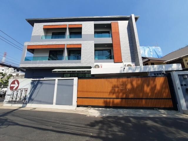 Bangkok, Villas, THB 100000,  70 Sq. Feet,  HR 10299 Home Office For Rent, 3 Floors, Soi 20 June, Suthisan Road, Near MRT Suthisan,