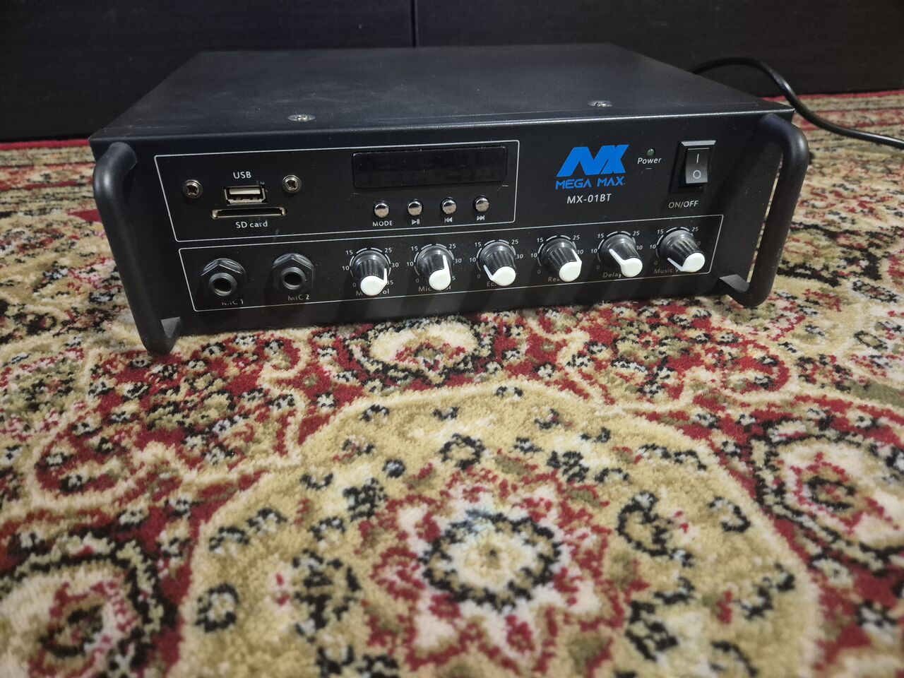 Riyadh, Appliances, SAR 400,  An Amplifier With 2 Speakers N Study Table