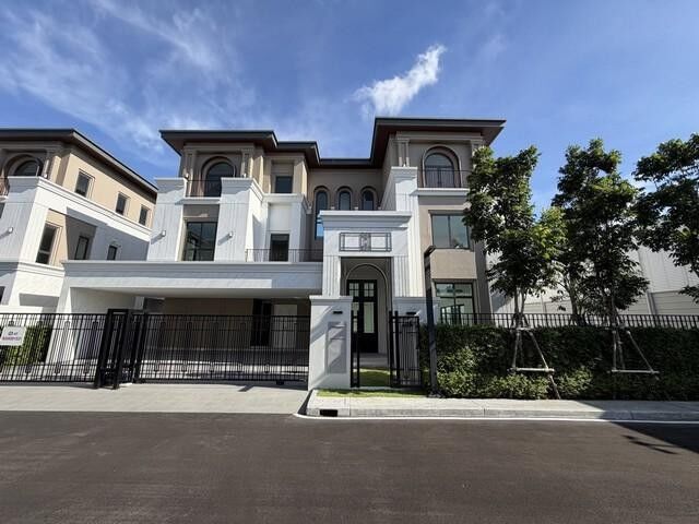 Bangkok, Real Estate For Sale, THB 68000000,  5 BR,  134 Sq. Feet,  HS 2009, Luxury Detached House For Sale, 3 Floors, 748 Sq M, Cinq Royal The Eighteen