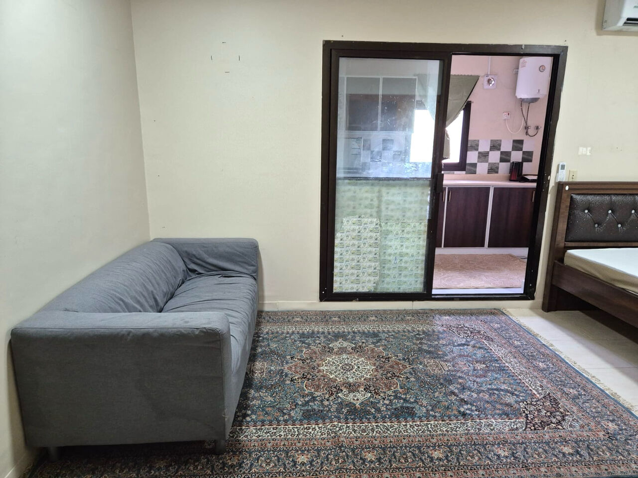 Fanateer, Rooms for Rent, Furnished,  Furnished Studio  Ready-to-move-in, - Available For Annual Rent (not Monthly) - Al Fanatee