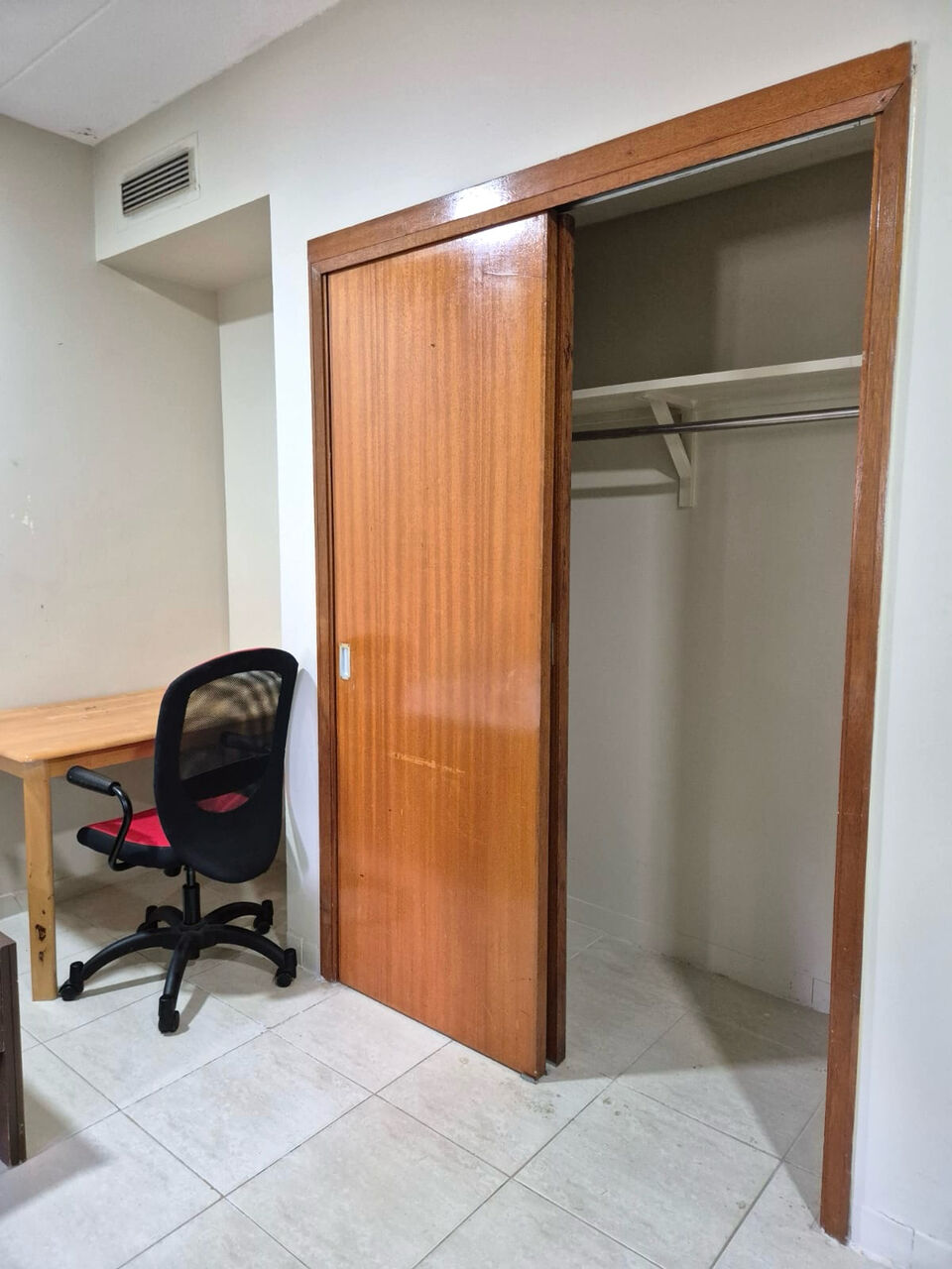 Fanateer, Rooms for Rent, Furnished,  Furnished Studio  Ready-to-move-in, - Available For Annual Rent (not Monthly) - Al Fanatee