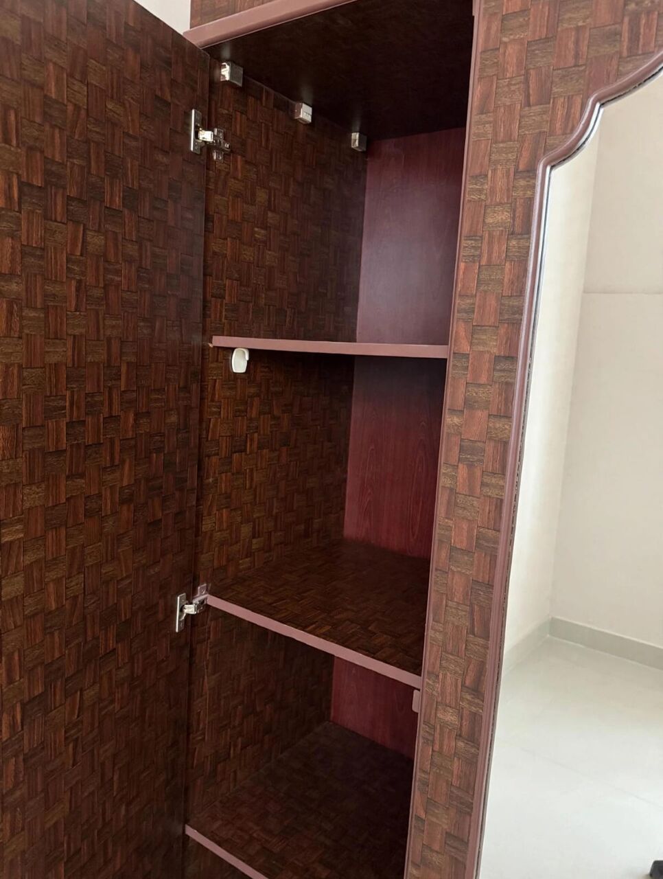 Al Murabba, Household Items, SAR 500,  Household Items (Double Bedset, Wardrobe, Bed-side Tables)