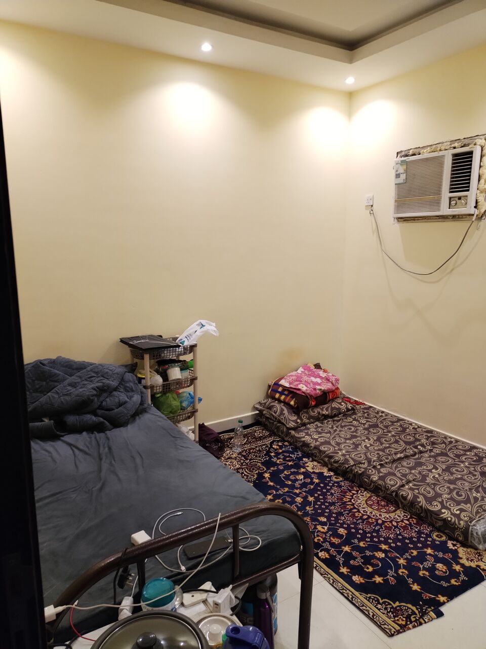 Al Batha, Apartments, Flats, Houses & Villas, SAR 900/month,  Furnished,  1 BR,  I Am Offering  Furnished Apartment For Professional Bachelors Only ( Electricity Included)