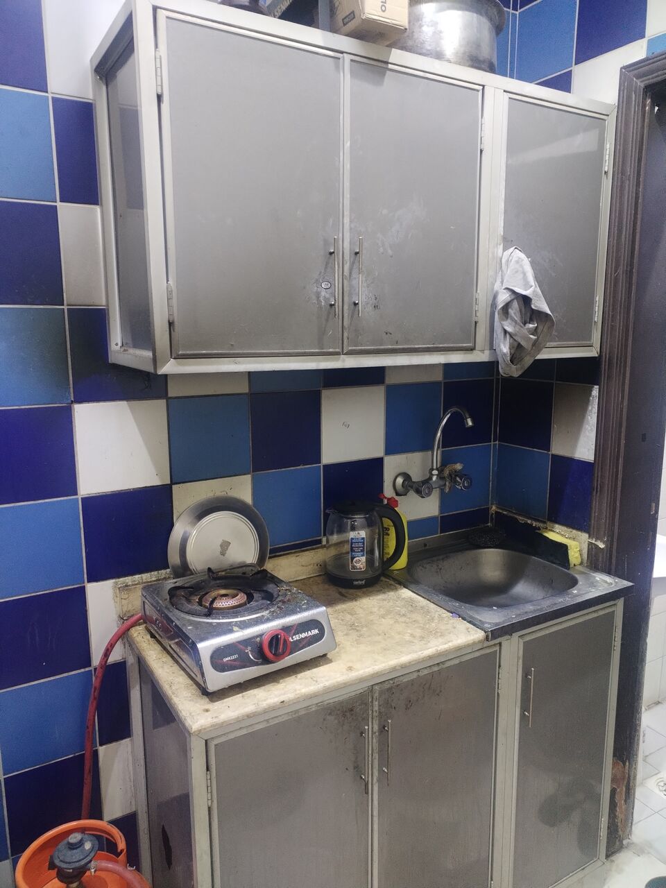 Al Batha, Apartments, Flats, Houses & Villas, SAR 900/month,  Furnished,  1 BR,  I Am Offering  Furnished Apartment For Professional Bachelors Only ( Electricity Included)