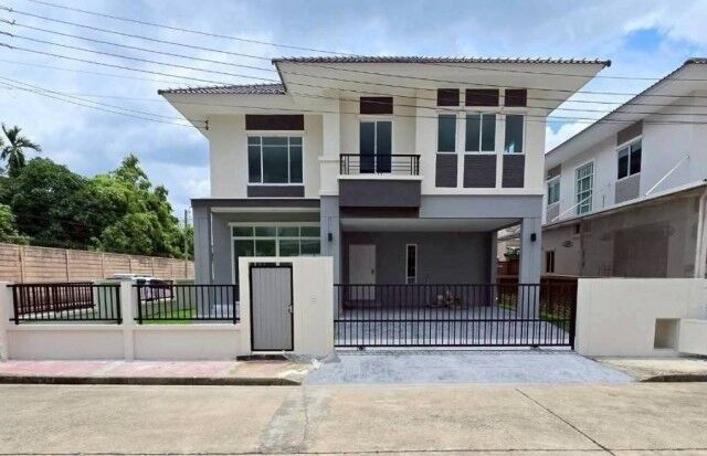 Bangkok, Real Estate For Sale, THB 6190000,  3 BR,  53 Sq. Feet,  Large Detached House, Newly Renovated, Ready To Move In, Good Atmosphere, Yard Area