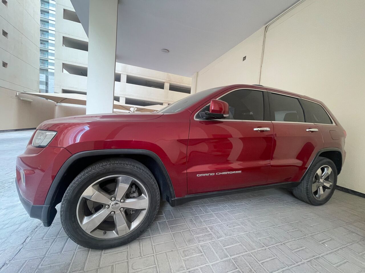 Manama, Vehicles, Cars & Trucks , BHD 4600,  Jeep Grand Cherokee Limited,  2014,  Automatic,  117100 KM,