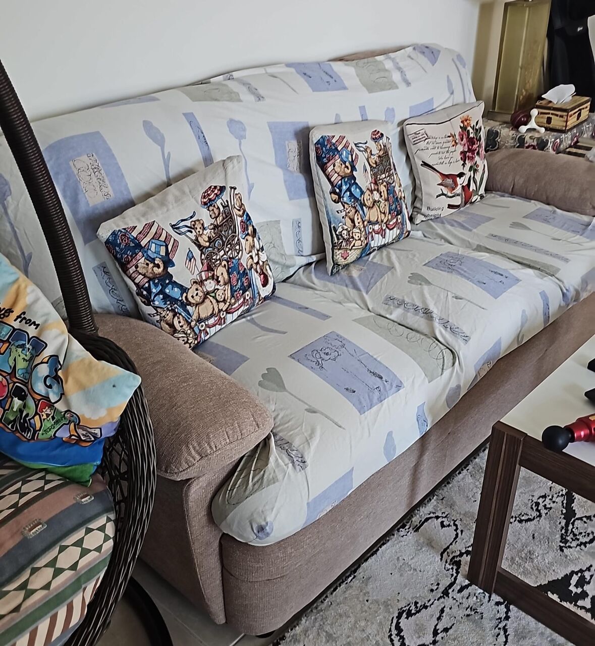 Manama, Furniture, Furniture