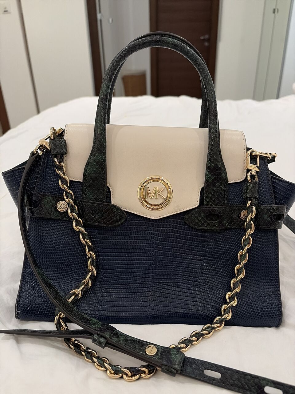 Al Sulaymaniyyah, Purses & Wallets, SAR 500,  Micheal Kors Bag For Sale