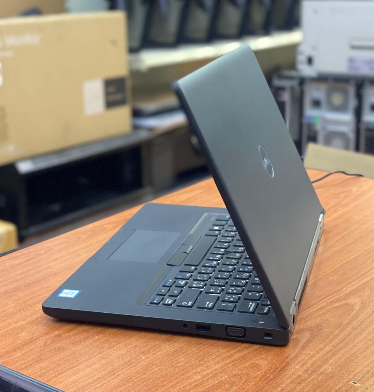 East Riffa, Computers, BHD 90,  Special Offer DELL Core I7 8th Generation Business Laptop 14" FHD Screen 8GB RAM 256GB M.2