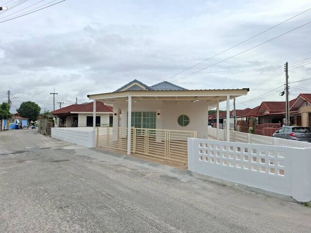 Bangkok, Real Estate For Sale, THB 1650000,  2 BR,  58 Sq. Feet,  Single House, Corner House, 58 Square Meters, Near Robinson Ban Chang. Monthly