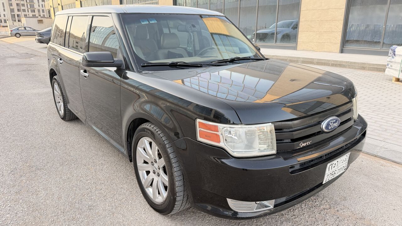 Riyadh, Vehicles, Cars & Trucks , SAR 18000,  Ford Flex,  2012,  Automatic,  300000 KM,    SEL With Sunroof And Heated Seats
