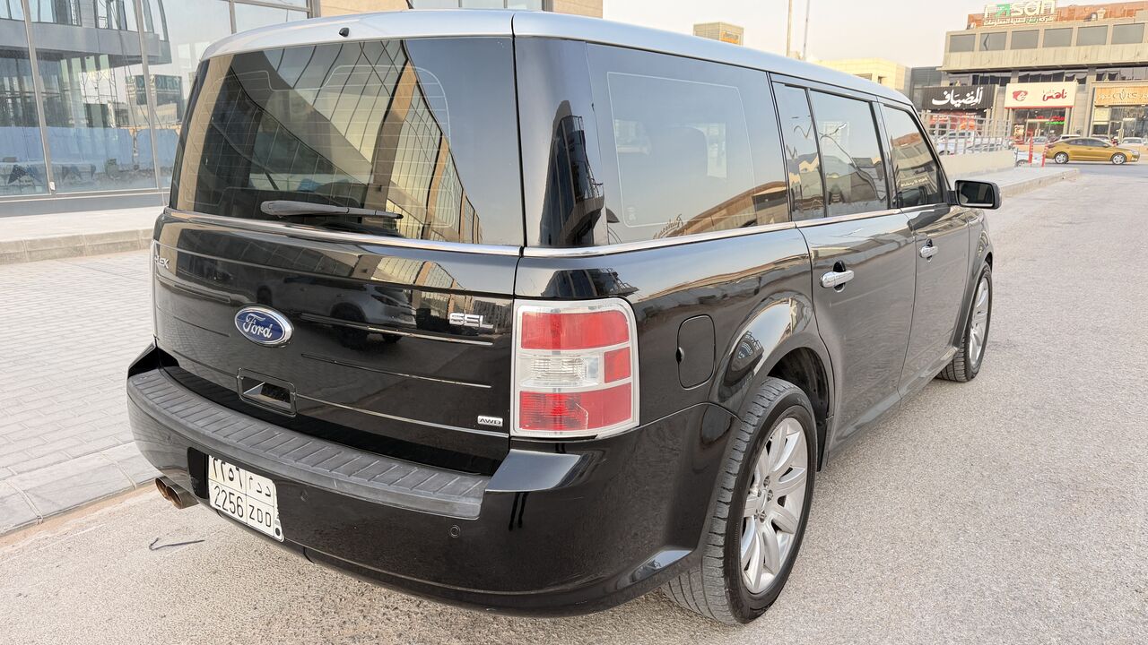 Riyadh, Vehicles, Cars & Trucks , SAR 18000,  Ford Flex,  2012,  Automatic,  300000 KM,    SEL With Sunroof And Heated Seats