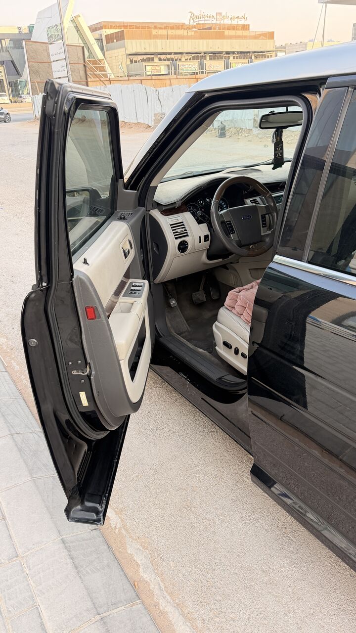 Riyadh, Vehicles, Cars & Trucks , SAR 18000,  Ford Flex,  2012,  Automatic,  300000 KM,    SEL With Sunroof And Heated Seats