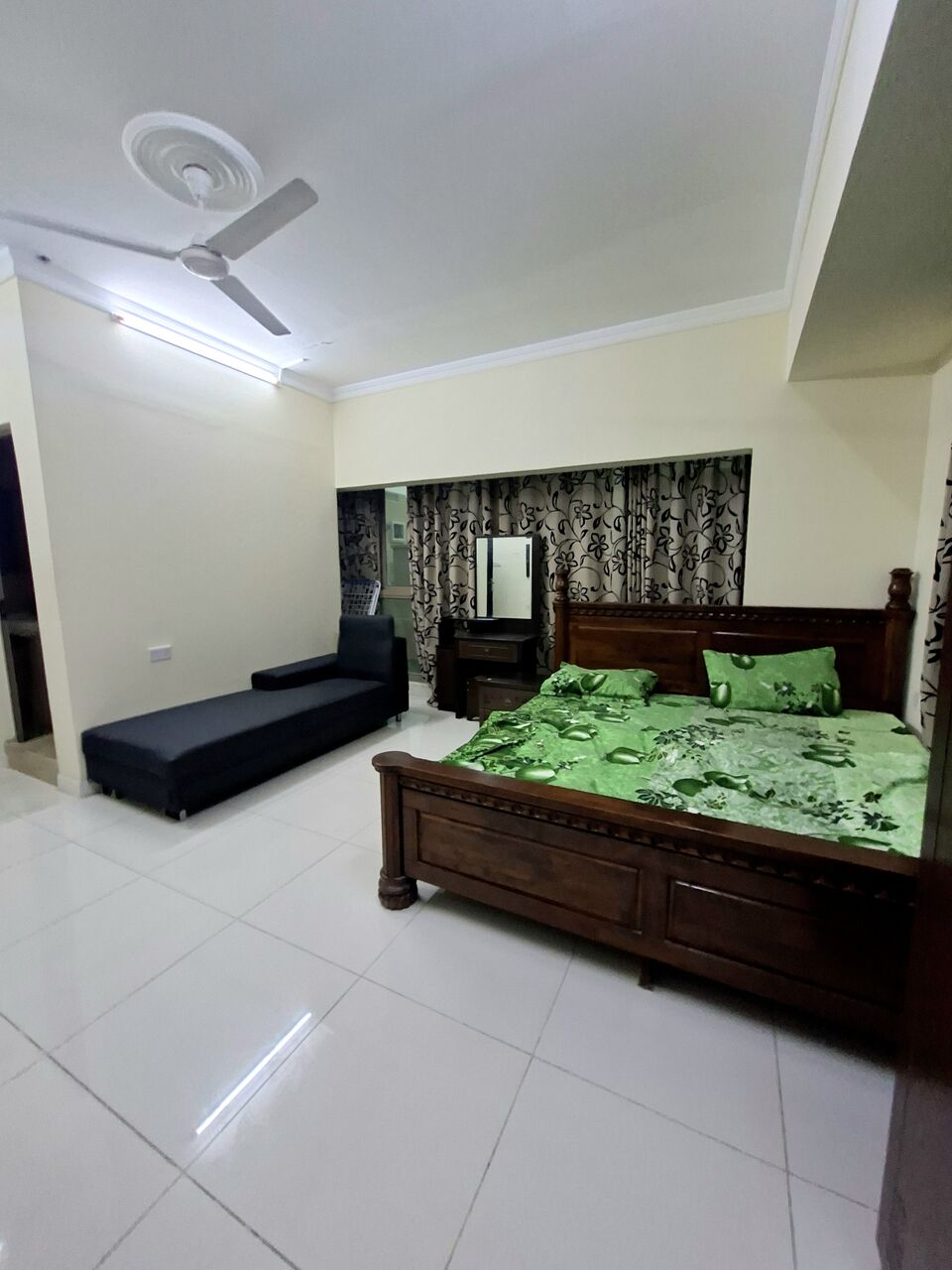 Adliya, Apartments, Flats, Houses & Villas, BHD 200/month,  Furnished,  Studio,  Fully Furnished Studio With Unlimited Ewa In Adliya,WiFi,Neat & Clean Flat @ 35547951