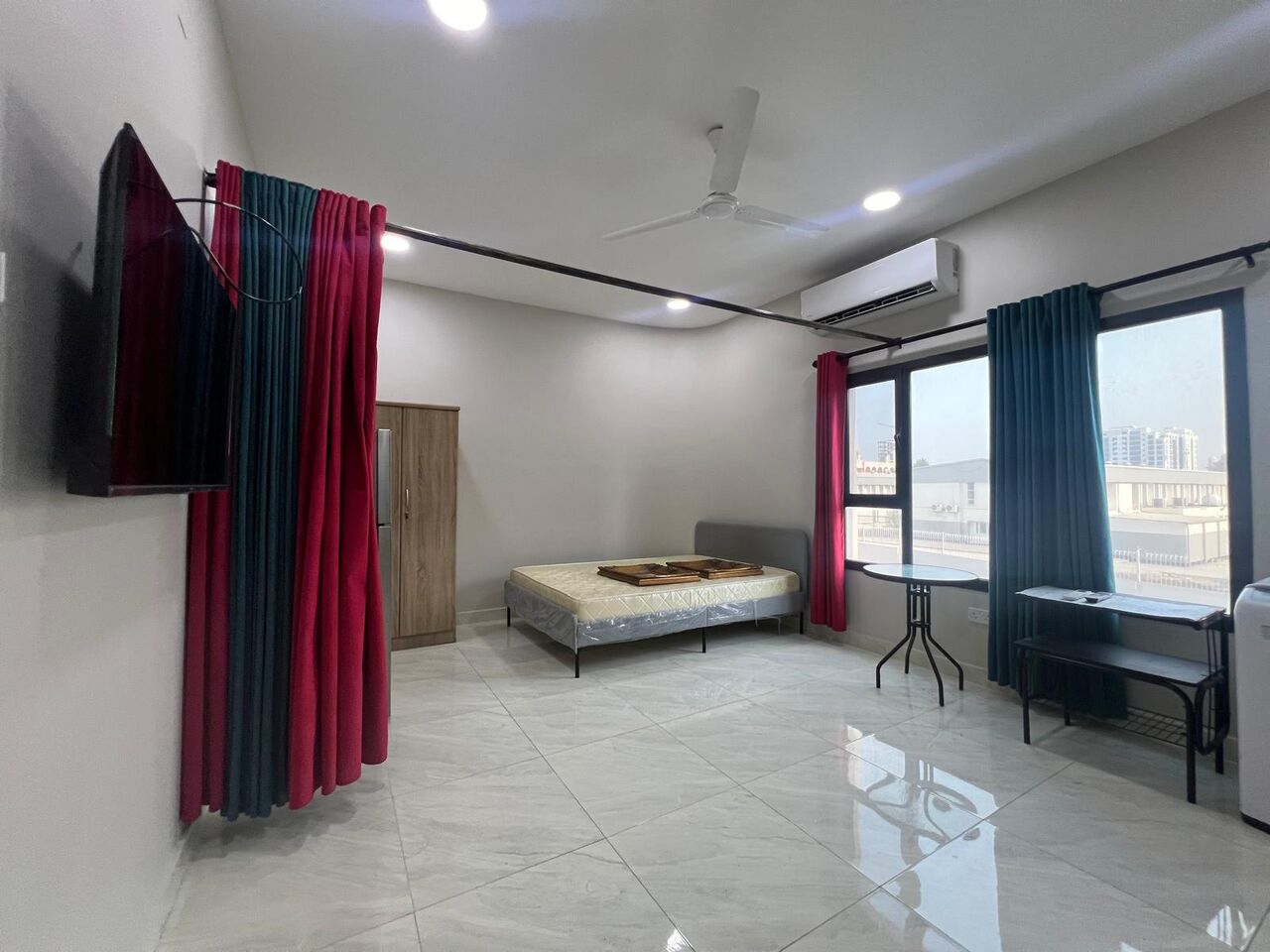 Zinj, Apartments, Flats, Houses & Villas, BHD 165/year,  1 BR,  EXCELLENT FULLYFURNISHED STUDIO WITH  PRIVATE UN ATTACHED BATHROOM | HOUSEKEEPING | INTERN