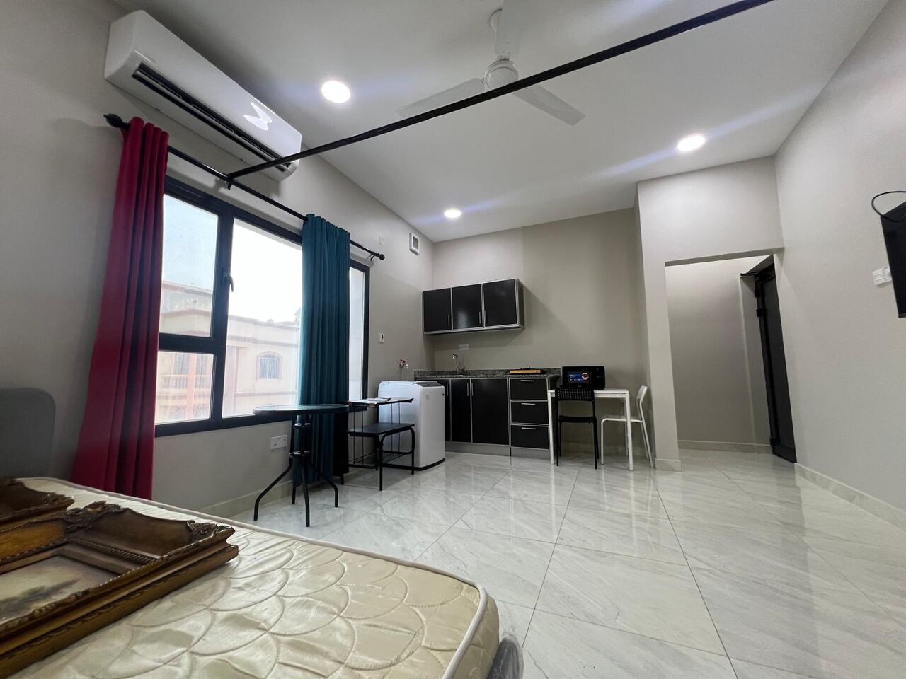 Zinj, Apartments, Flats, Houses & Villas, BHD 165/year,  1 BR,  EXCELLENT FULLYFURNISHED STUDIO WITH  PRIVATE UN ATTACHED BATHROOM | HOUSEKEEPING | INTERN