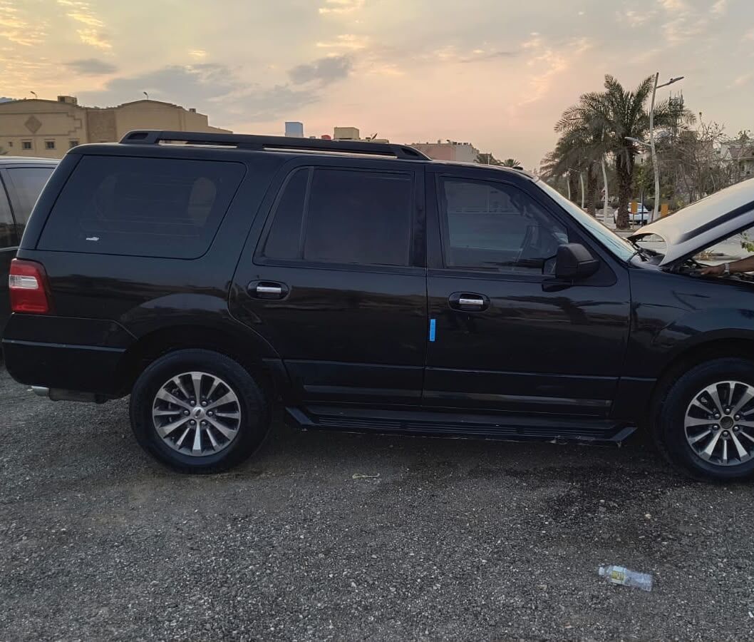 Riyadh, Vehicles, Cars & Trucks , SAR 38500,  Ford Expedition,  2016,  Automatic,  246000 KM,  Exceptional   SWB 4x4 Accident Free  Agency Maintained
