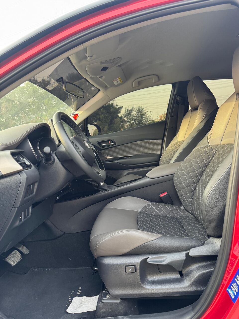 Riyadh, Vehicles, Cars & Trucks , SAR 67000,  Toyota C-HR,  2023,  Automatic,  27000 KM,  Toyota CH-R  In Great Condition