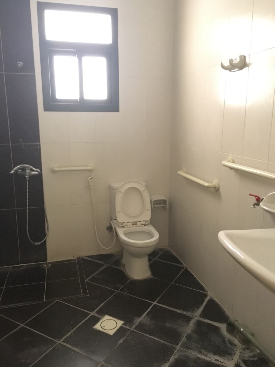 Manama, Apartments, Flats, Houses & Villas, BHD 230/month,  2 BR,  100 Sq. Meter,  2 Bedroom Spacious Family Flat With A/C