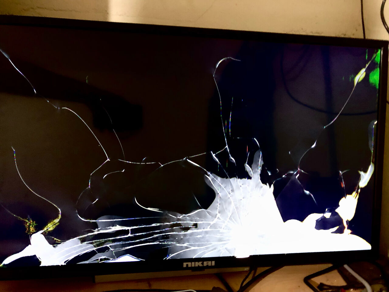 Riyadh, Electronics, SAR 80,  NIKAI TV 32" LED Broken