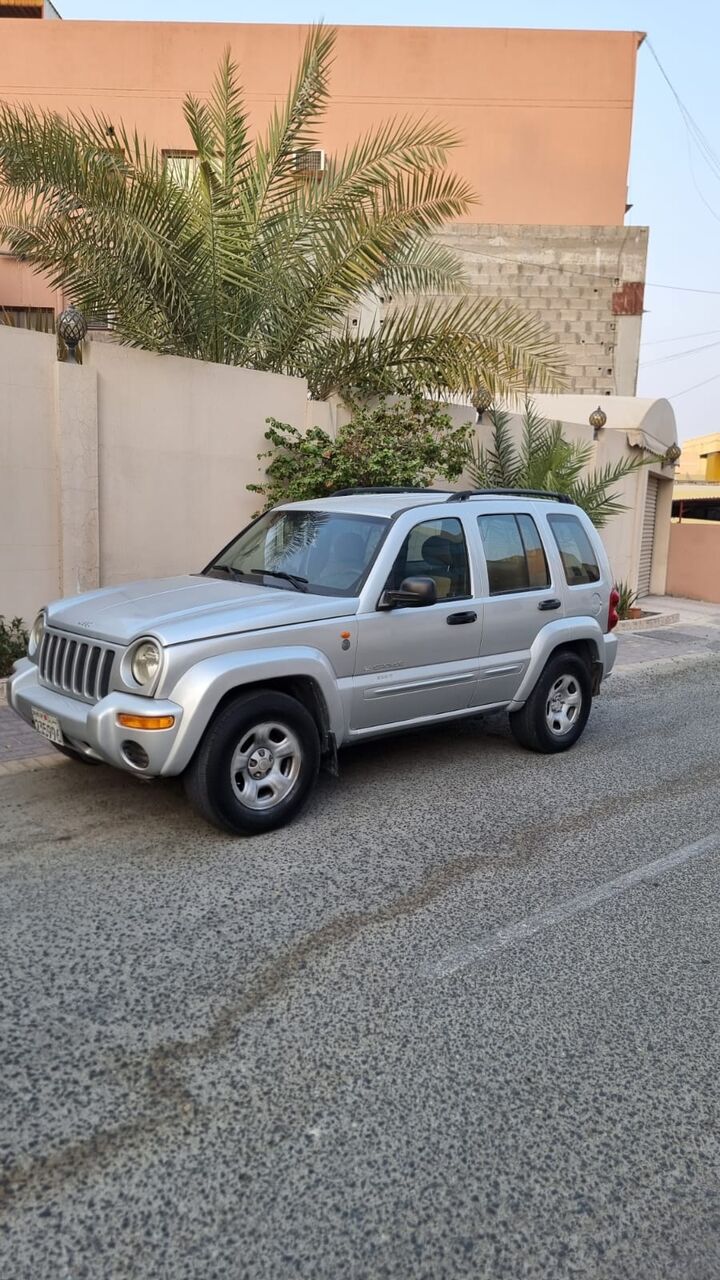 Manama, Vehicles, Cars & Trucks , BHD 750,  Jeep Liberty,  2004,  Automatic,  199 KM,  Jeep For Sale