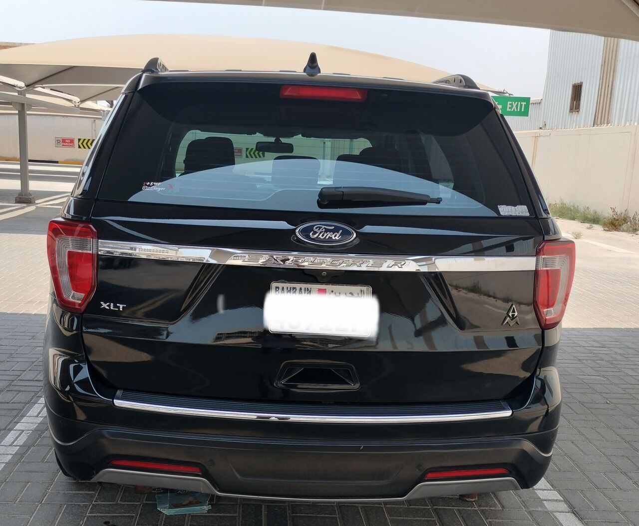Manama, Vehicles, Cars & Trucks , Ford Explorer,  2018,  Automatic,  112000 KM,    XLT ( 7 Seater, Very Clean Suv )