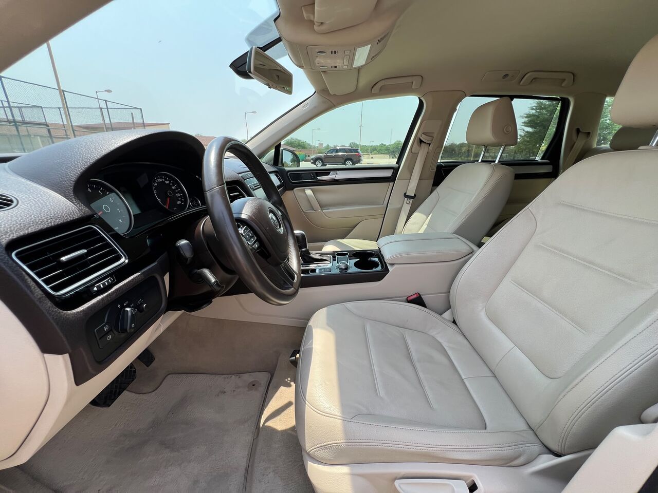 Riffa, Vehicles, Cars & Trucks , BHD 4800,  Volkswagen Touareg,  2016,  Automatic,  110 KM,   Model  For Sale