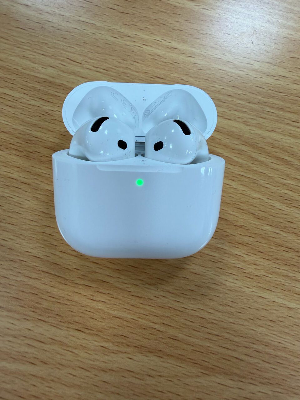 Riyadh, Mobile Phones, SAR 550,  Apple Airpods 4 (Standard) For Sale
