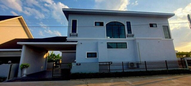 Bangkok, Real Estate For Sale, THB 11800000,  3 BR,  76 Sq. Feet,  Special Price 11.8 Million 76 Sq M. #Sarapee Zone, Luxury Pool Villa #Classic European