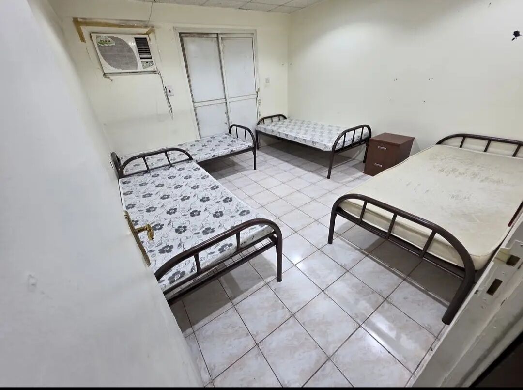 Riyadh, Household Items, SAR 5,  All Bed Sizes Available &ndash; Box & Wooden Beds  Single Bed Double Bed Queen Size Bed