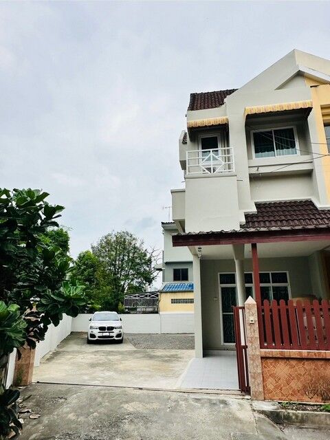 Bangkok, Real Estate For Sale, THB 3500000,  3 BR,  49 Sq. Feet,  Townhome For Sale, 2.5 Floors, 49 Sq M, Large House, Detached House Style, Split Level,