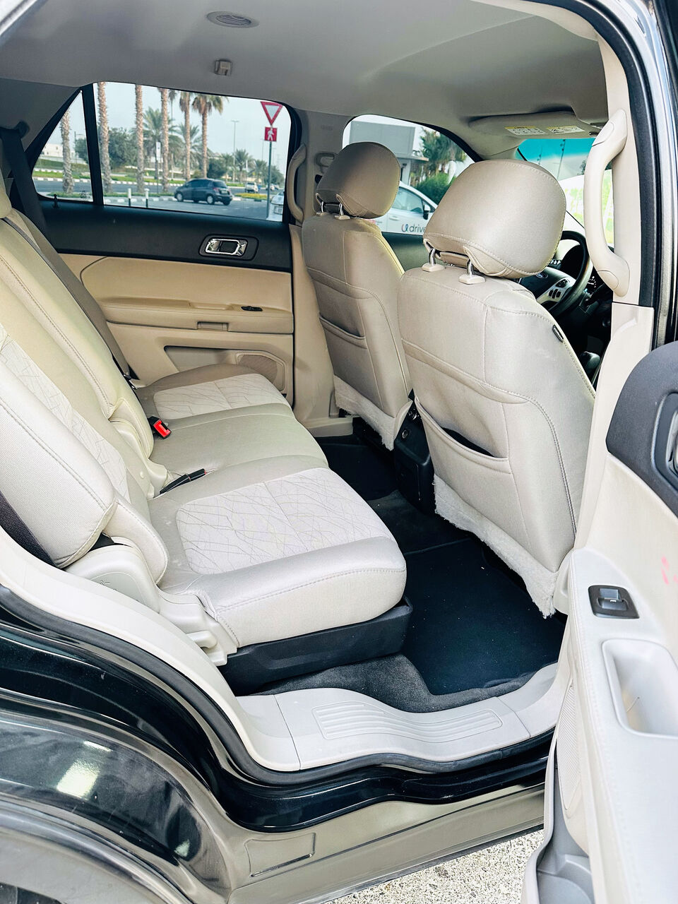 Dubai, Vehicles, Cars & Trucks , AED 24999,  Ford Explorer,  2015,  Automatic,  160890 KM,  Vehicle Ford Exploer
