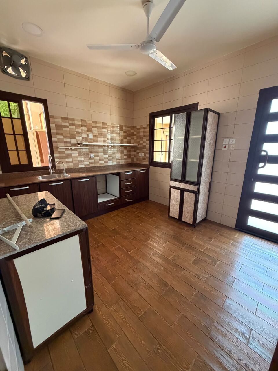 Kabul, Apartments, Flats, Houses & Villas, AFN 200/year,  150 Sq. Meter,  للإيجار شقة راقية وفخمة في الشاخورة