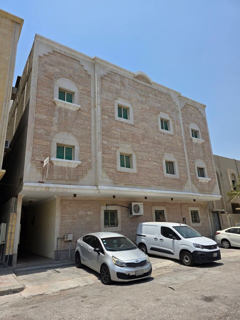 Khobar, Apartments, Flats, Houses & Villas, 2 BR,  2 BR Family Apartment For Rent In Al Khobar 16,500 SAR/Year