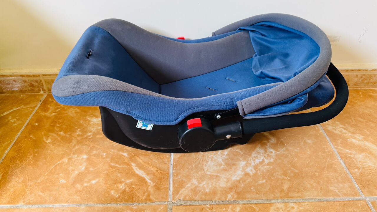 Al Suwaidi, Baby & Kid Stuff, SAR 200,  Car Seat Baby Rocker Baby Walker Baby Carrier