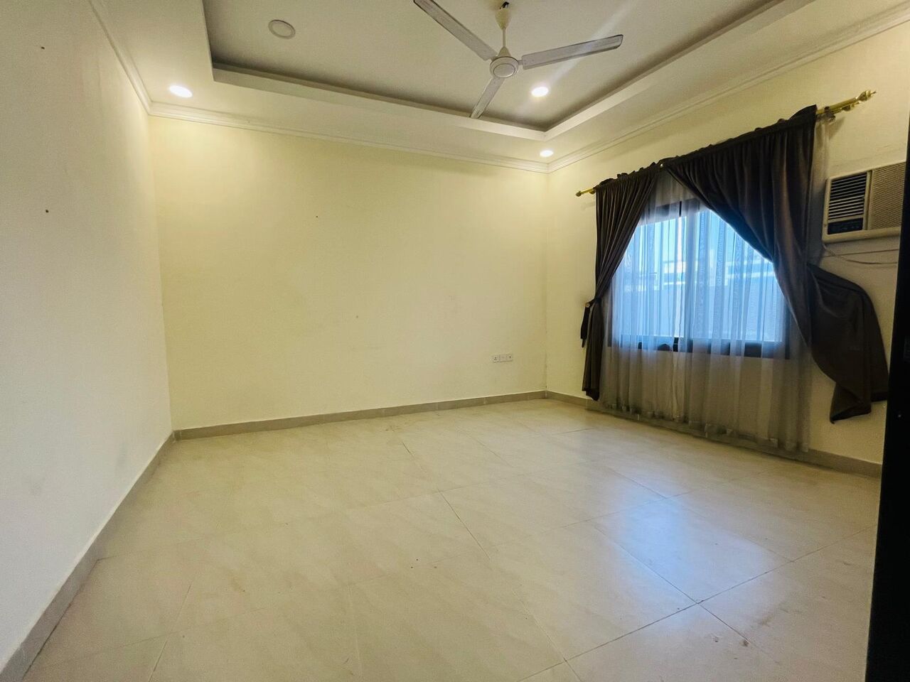 Hidd, Apartments, Flats, Houses & Villas, BHD 175/year,  1 BR,  Apartment For Rent In Hidd Semi Furnished 1bhk