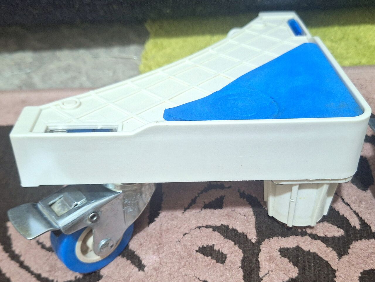 Riyadh, Household Items, SAR 65,  Multi Purpose Mobile - Moving Base With Wheels