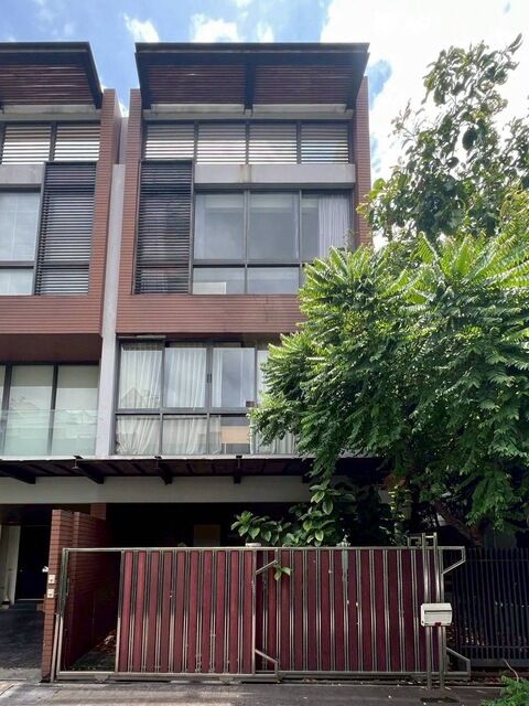 Bangkok, Real Estate For Sale, THB 24500000,  3 BR,  36 Sq. Feet,  For Sale The PLOT Yen Akat - Very Beautiful House, Last House For Sale In The Project,