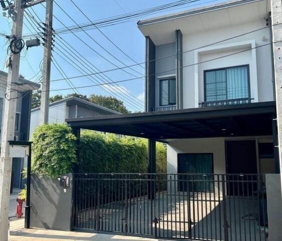 Bangkok, Villas, THB 30000,  18 Sq. Feet,  HR 10302 Townhome For Rent, Britannia Wongwaen Chatuchot Project, Hathairat Road 55.