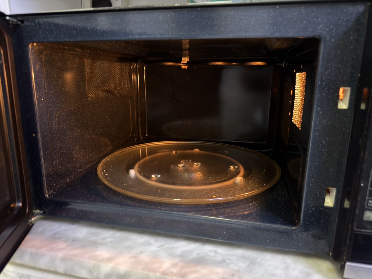 Madinah, Appliances, SAR 300,  Samsung Microwave