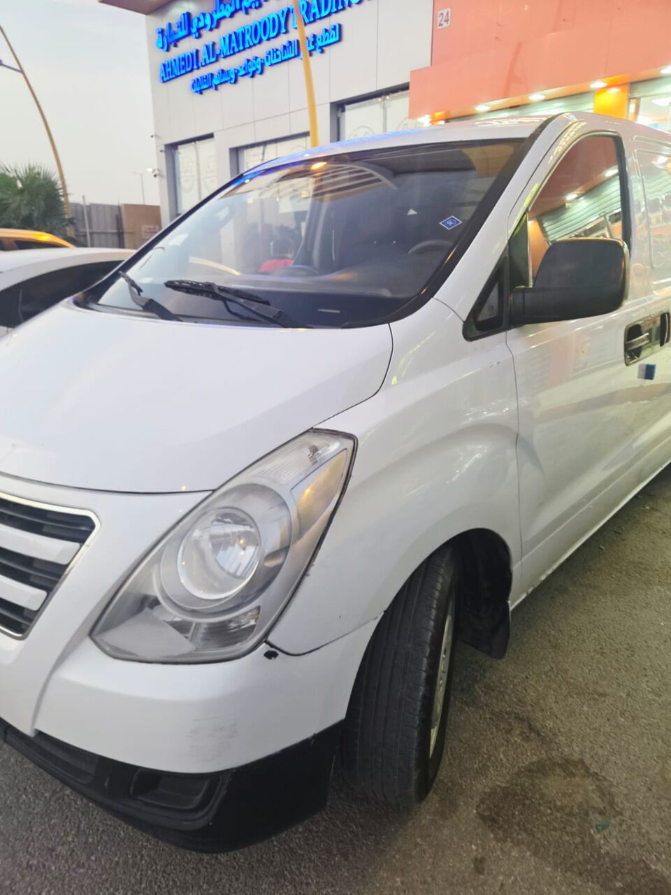 As Sulayyil, Vehicles, Cars & Trucks , SAR 37000,  Hyundai H1,  2017,  Manual,  376000 KM,