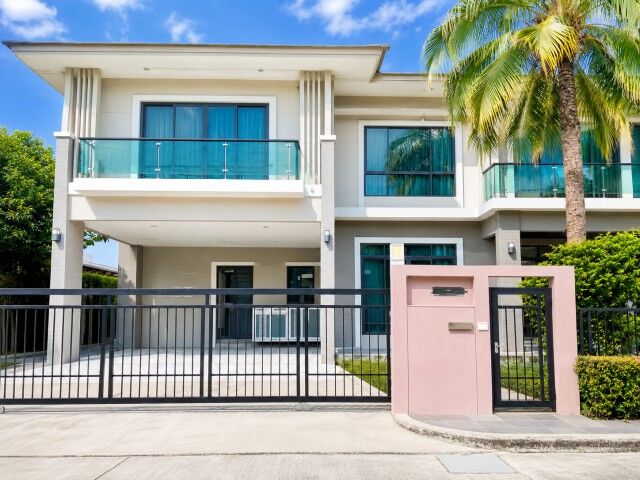 Bangkok, Villas, THB 149999,  80 Sq. Feet,  2-story Mansion, 4 Bedrooms, 4 Bathrooms, 80 Sq M, 280 Sq M, Phatthanakan 32, On Nut 44