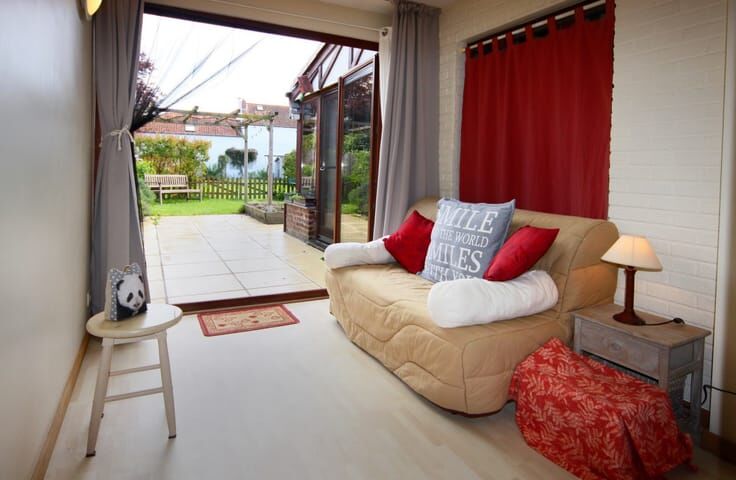Brussels, Apartments, Flats, Houses & Villas, EUR 600/month,  Furnished,  Studio,  24 Sq. Meter,  Tr&egrave;s Sympathique Studio Meubl&eacute; Sur La Hulpe