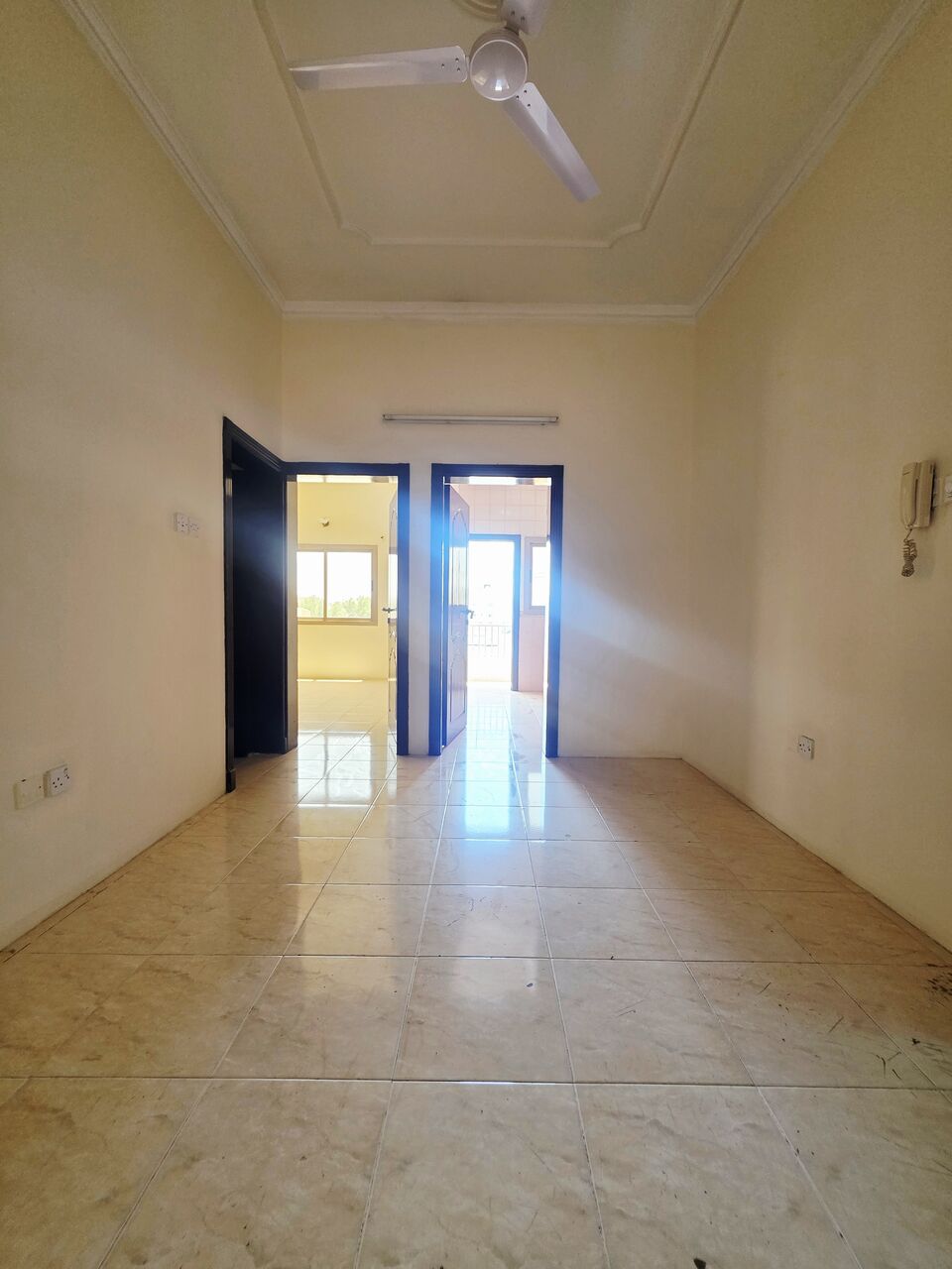 Muharraq, Apartments, Flats, Houses & Villas, BHD 150/month,  1 BR,  - Very Neet UN Furnished 1 BHK Balcony Flat With Ewa @150/BD In Muharraq
