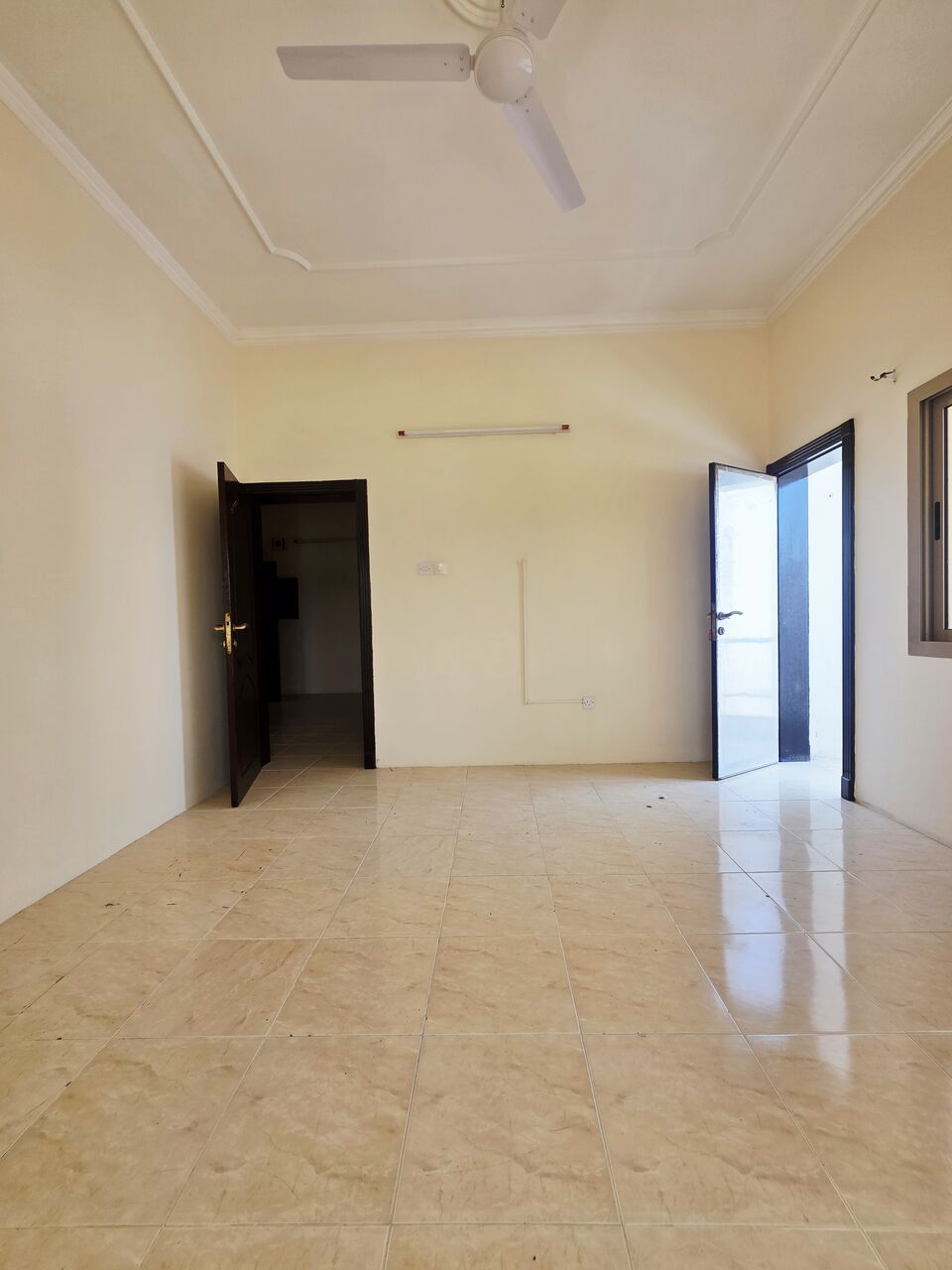 Muharraq, Apartments, Flats, Houses & Villas, BHD 150/month,  1 BR,  - Very Neet UN Furnished 1 BHK Balcony Flat With Ewa @150/BD In Muharraq