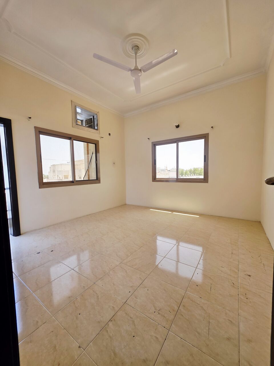 Muharraq, Apartments, Flats, Houses & Villas, BHD 150/month,  1 BR,  - Very Neet UN Furnished 1 BHK Balcony Flat With Ewa @150/BD In Muharraq