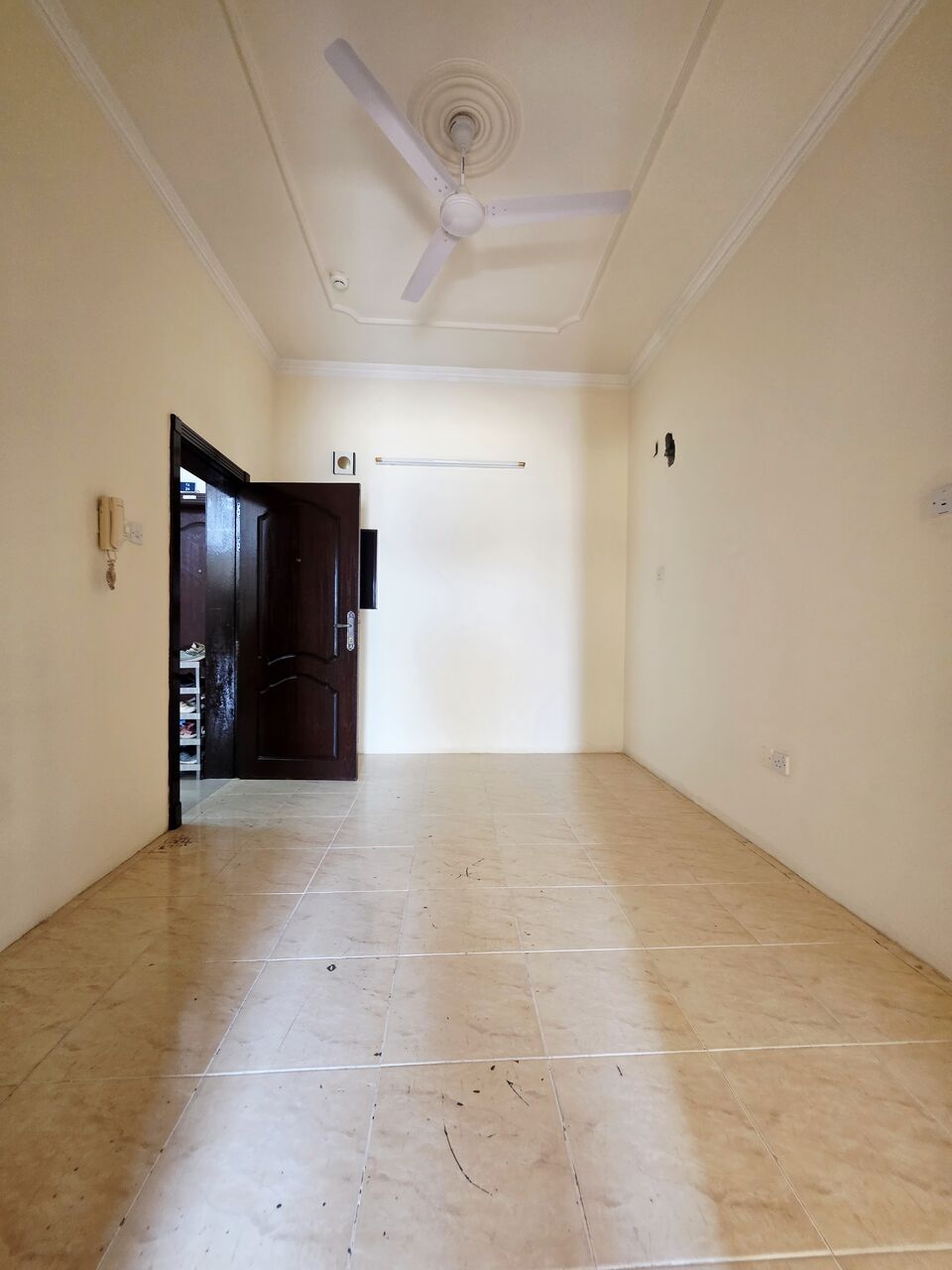 Muharraq, Apartments, Flats, Houses & Villas, BHD 150/month,  1 BR,  - Very Neet UN Furnished 1 BHK Balcony Flat With Ewa @150/BD In Muharraq